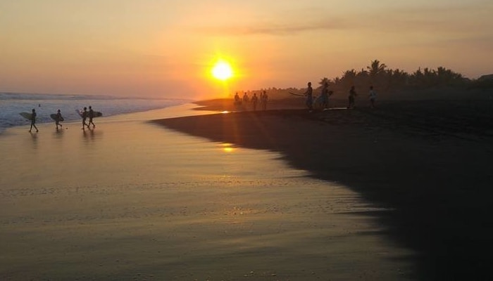 Guatemala Beaches: El Paredón sunset / Pacifica El Paredon Facebook Page Guatemala Beaches: El Paredón sunset
