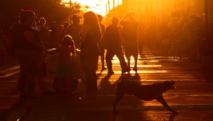 Leon streets in the early evening / Guillaume Baviere (Flickr) / Commercial use allowed Leon streets in the early evening