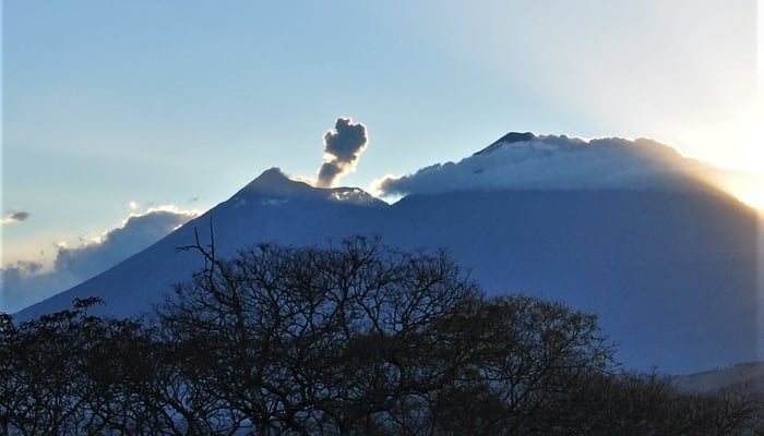 Driving around Central America: Volcan de Fuego, Guatemala 