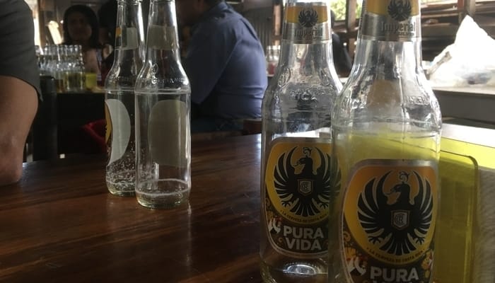 Speaking Spanish in Central America: Beers in Costa Rica / James Dyde Speaking Spanish in Central America: Beers in Costa Rica