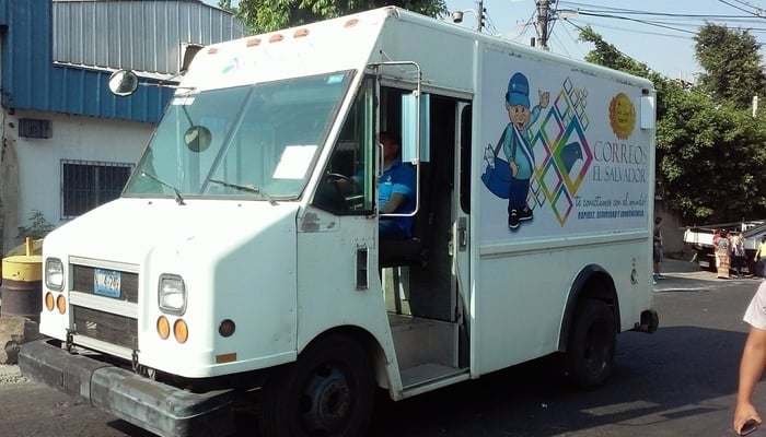 The post office in El Salvador: Mailtruck