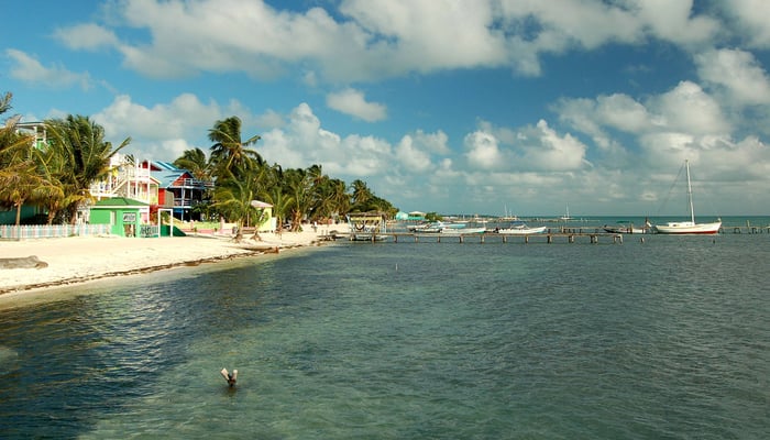 Visiting Belize: The real Belize / Mangrove Mike (Flickr) / Commercial use allowed Visiting Belize: The real Belize
