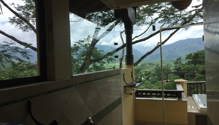 Bathroom at the Sleeping Giant Rainforest Resort