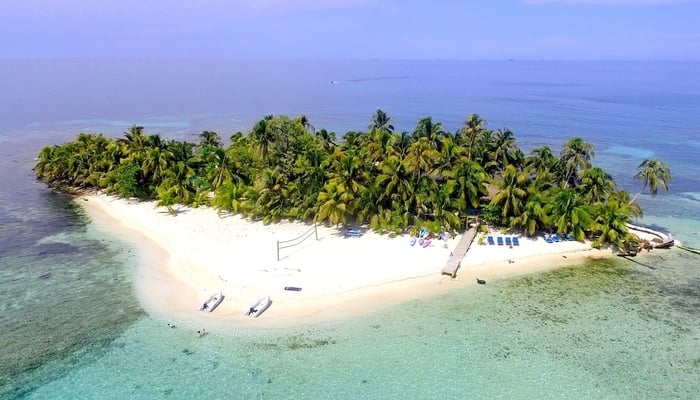 Ranguana Caye Belize / Ranguana Caye Facebook Page