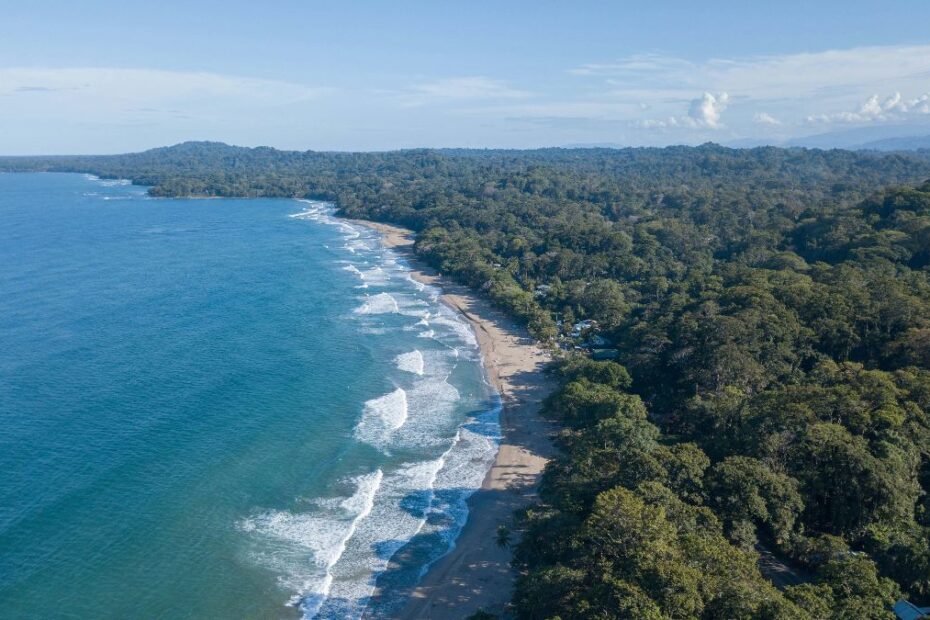 Are beaches in Costa Rica private?